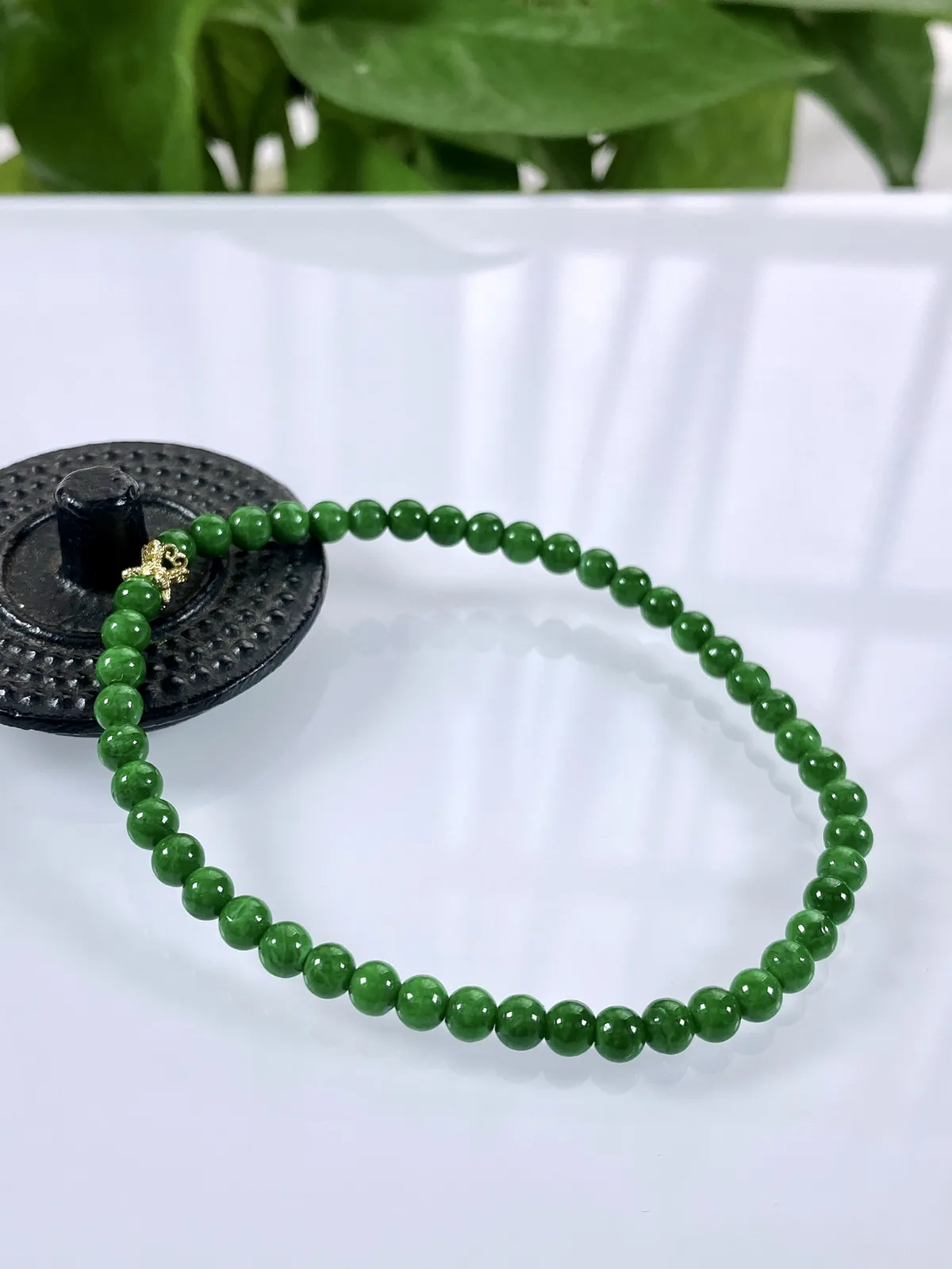 缅甸天然翡翠A货，卡4水润满绿辣绿小米珠圆珠手串手链，尺寸：4mm/47颗，重量：4.95g