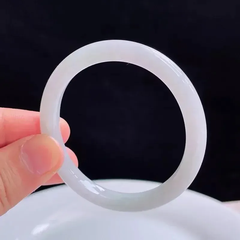 54*47mm自然光拍摄天然翡翠A货好种水贵妃手镯 22.49克