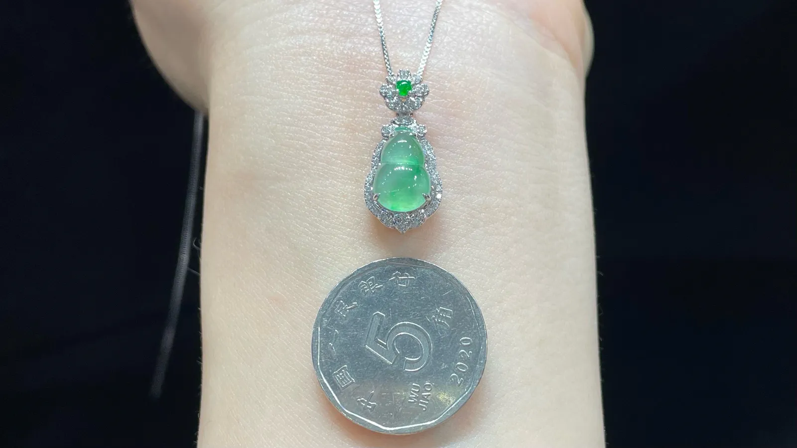 飘绿葫芦，18k金20.2-9.3-7.2mm