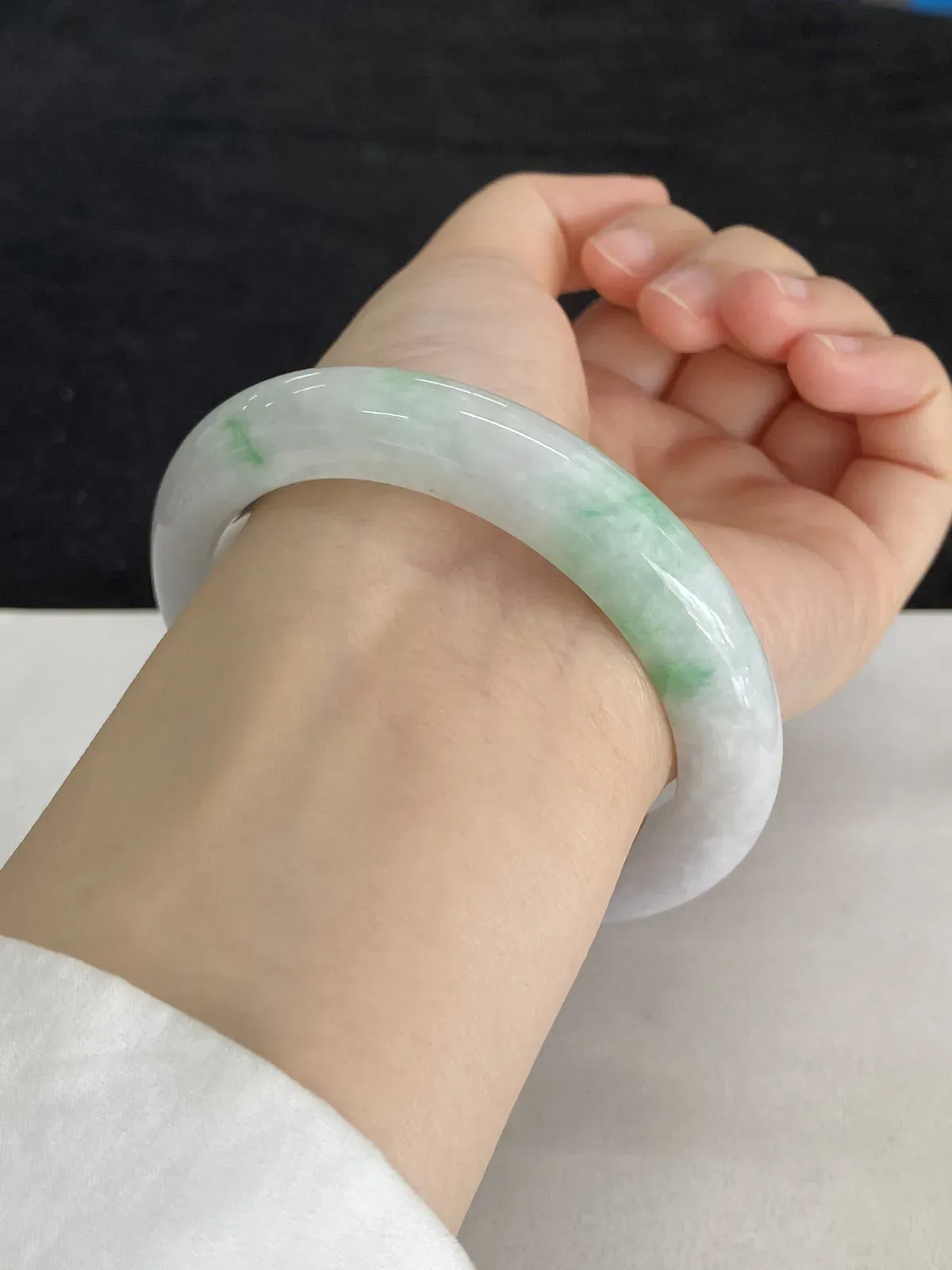 正圈57.8圈口，翡翠糯化种手镯