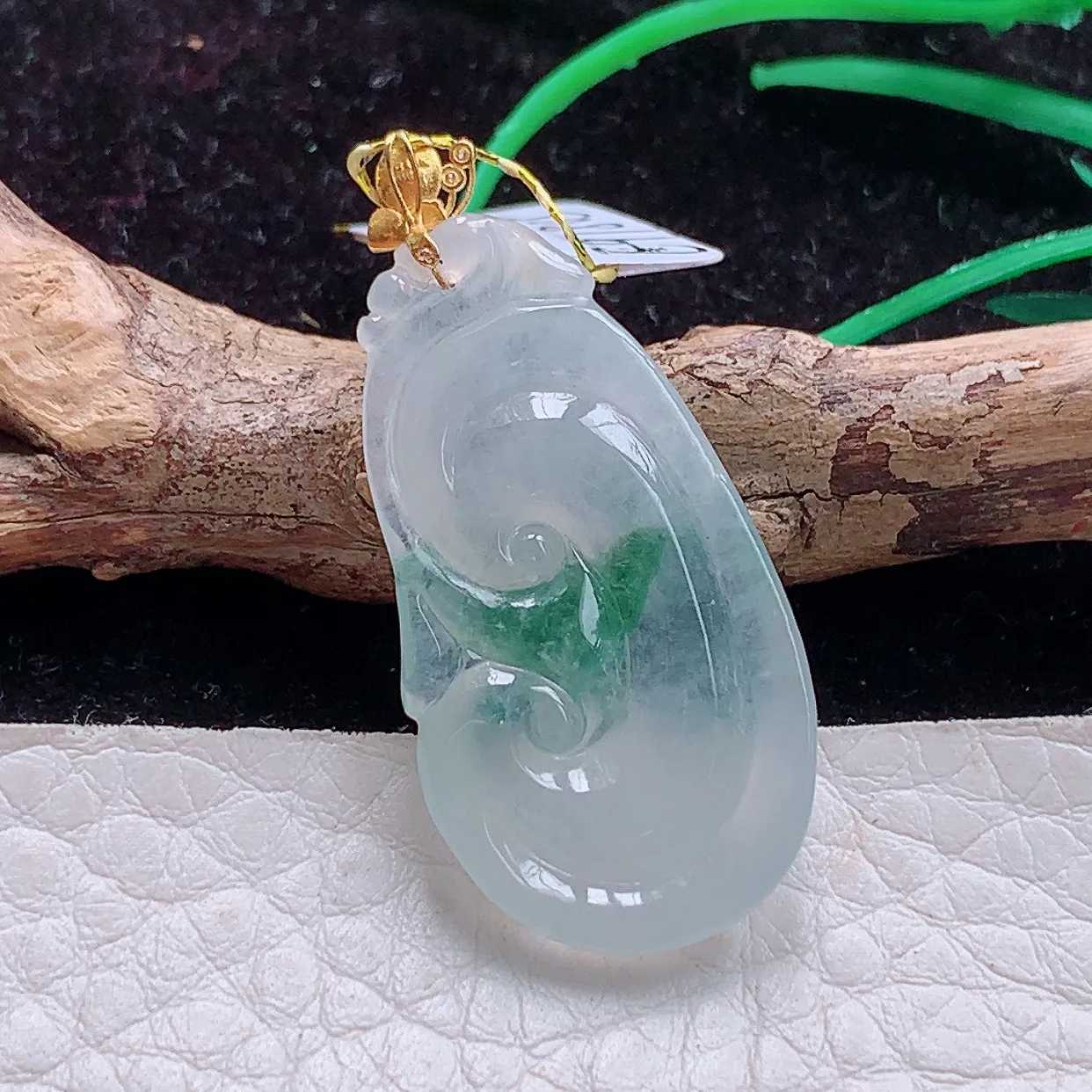 实拍x54 18k镶嵌缅甸翡翠A货冰飘花如意 玉如意玉吊坠 玉挂件36.5*16.5*5.1mm
