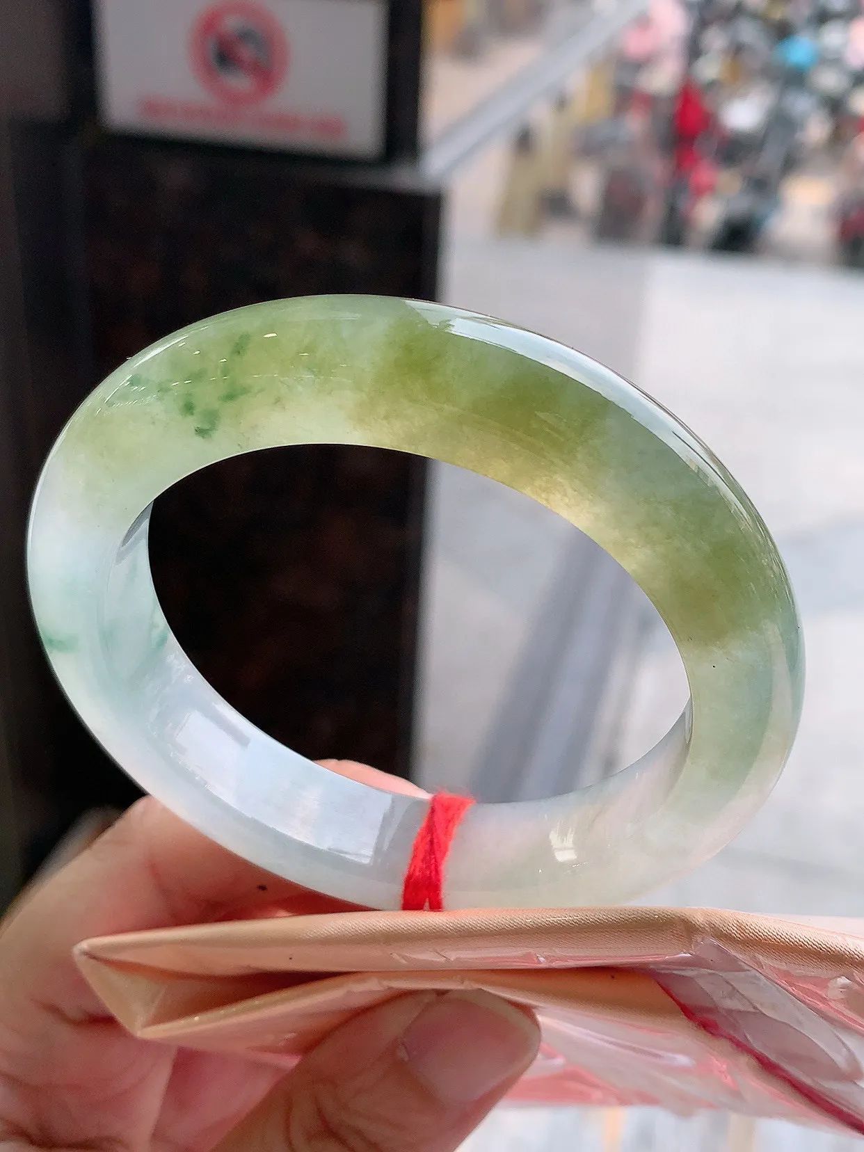 正圈玻璃种黄翡飘花 无瑕 尺寸:57.7/12.9/10.1 种色俱佳