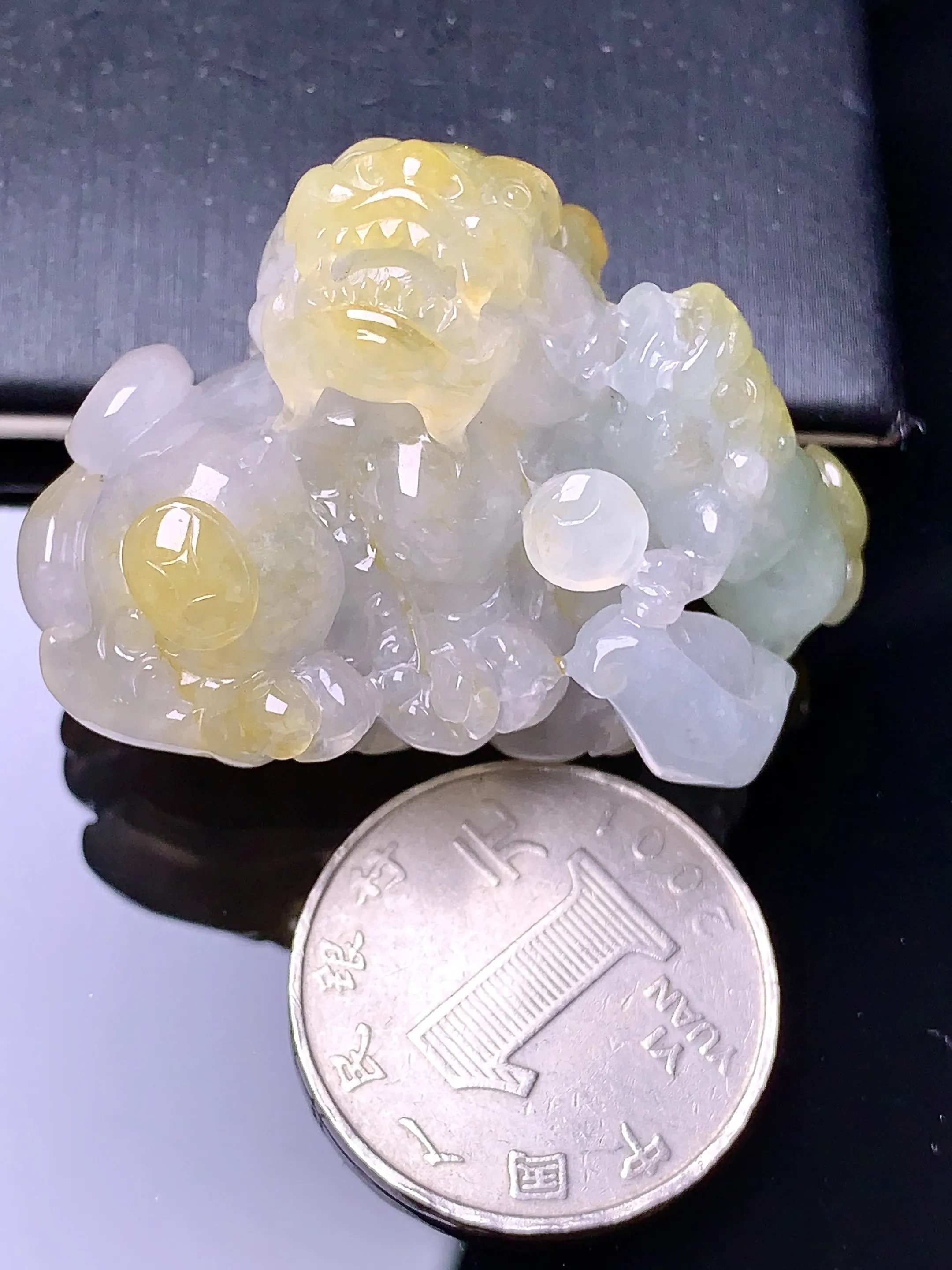 飘黄翡貔貅把玩 玉质细腻 色泽清新艳丽 整体尺寸44*32.5*25.8