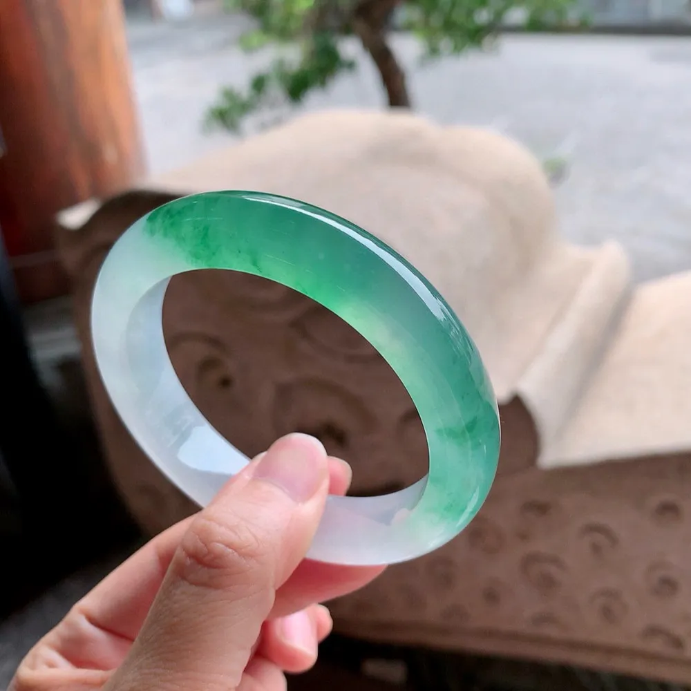 正圈玻璃种阳绿 无瑕 尺寸:57.8/12.8/9.8 种色俱佳 质量货