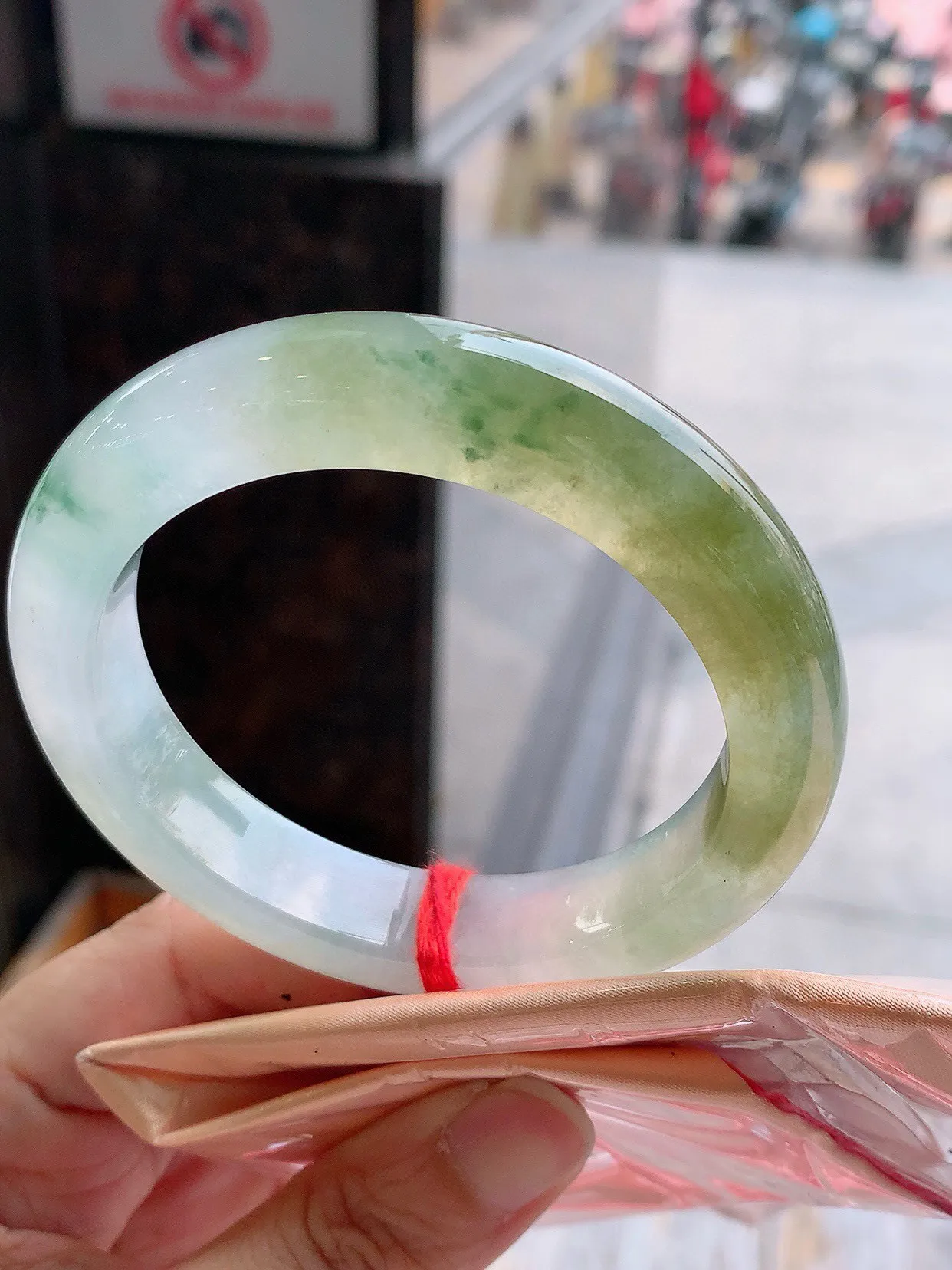 正圈玻璃种黄翡飘花 无瑕 尺寸:57.7/12.9/10.1 种色俱佳