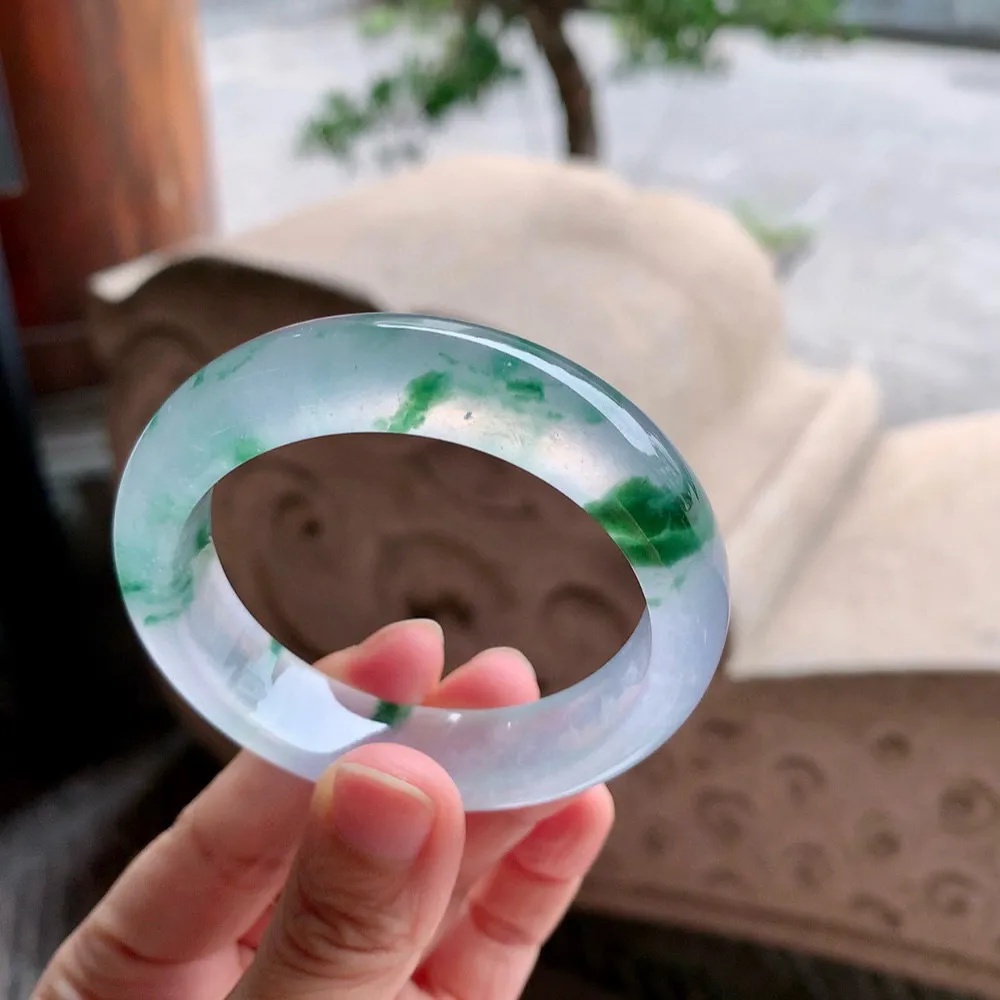 正圈玻璃种飘花 无瑕 尺寸:51.7/13.1/8.6 起刚光 质量货
