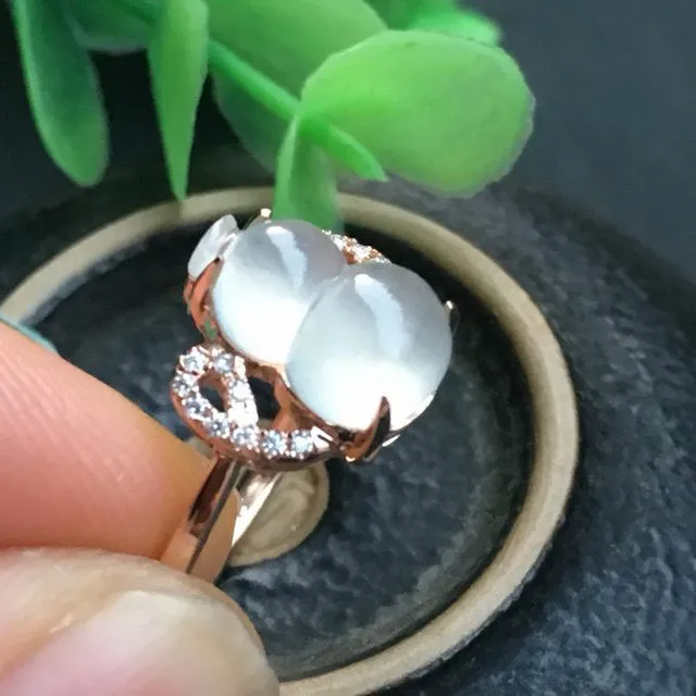 推荐【13#冰葫芦镶金钻戒指】AU750，0.064ct，11*6.8*4.5 毫米起光，细腻