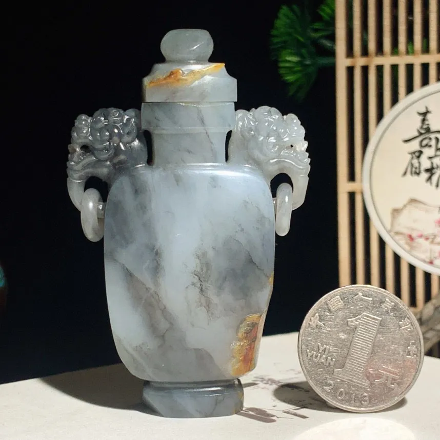 新疆籽料青花鼻烟壶挂件 尺寸75/48/20重83克，玉质细腻油润 底色纯净 脂粉好，品质好！lt250409
