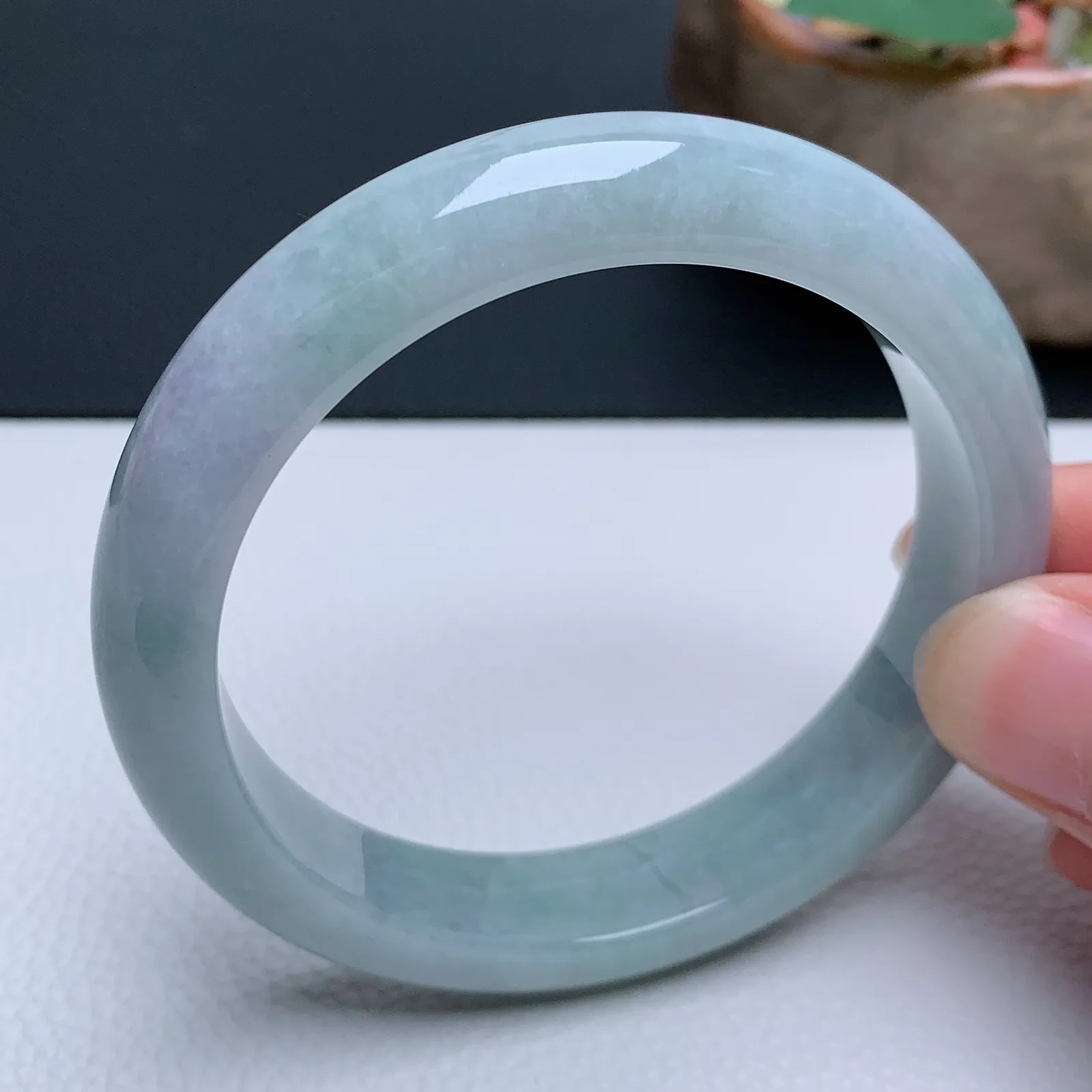 天然翡翠圈口59-60老坑手镯 玉质细腻 种水好 尺寸：59.3-12.5-8.5mm  M66