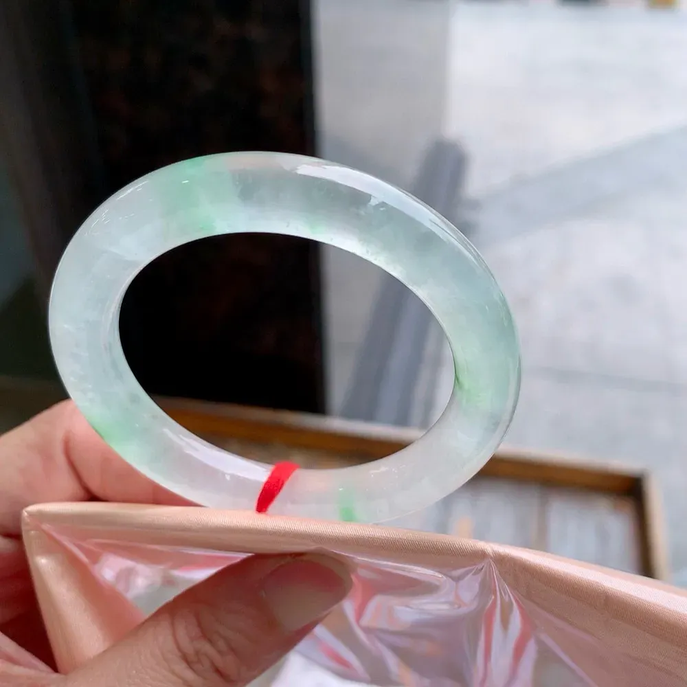 圆条玻璃种阳绿 微纹 尺寸:50.9/9.6 种水好️️