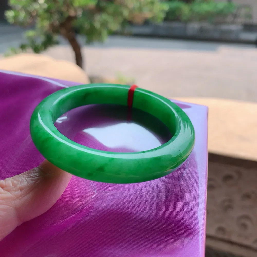 正圈满色阳绿 一丝棉根 尺寸:52.1/9.6/8.7 满色 