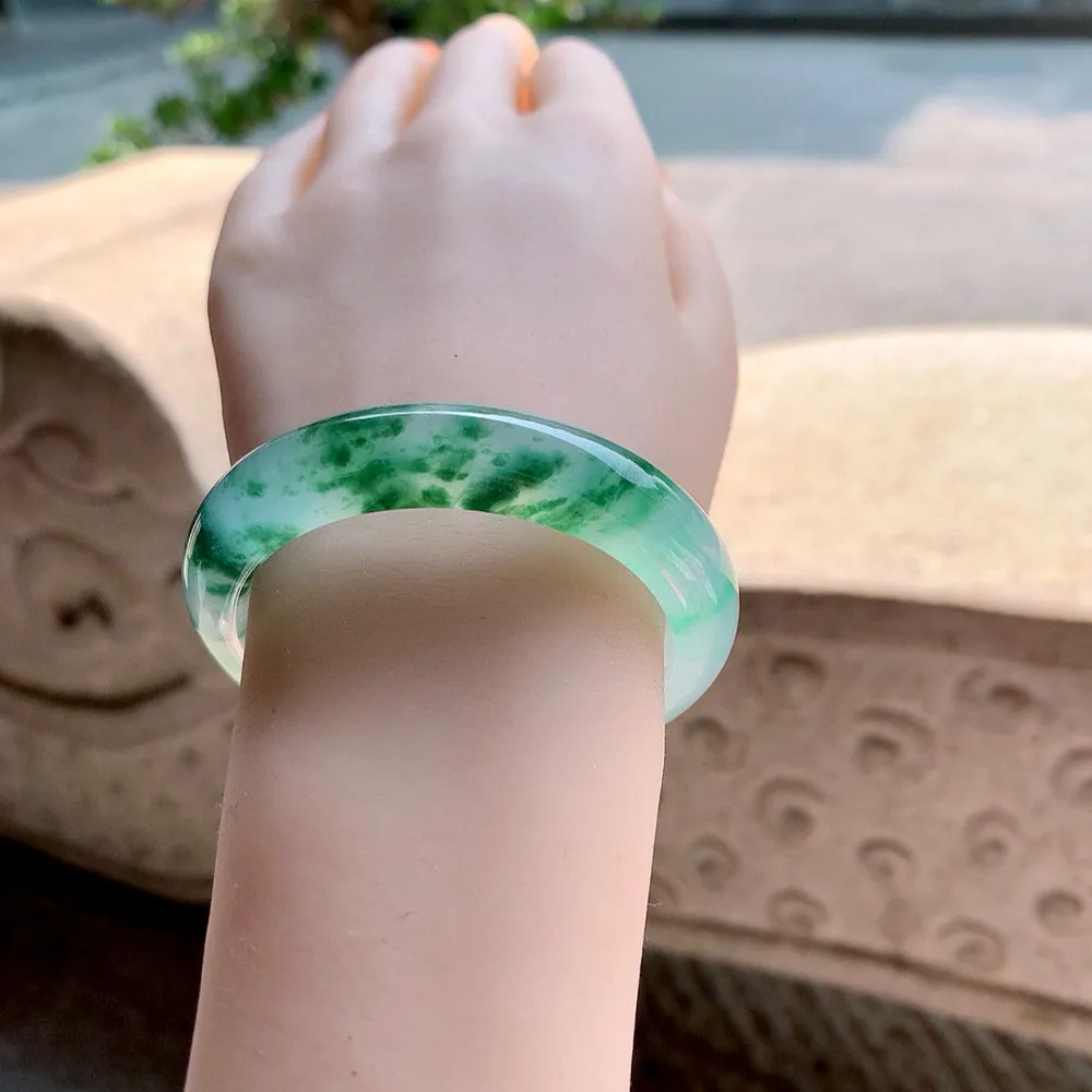 正圈玻璃种绿花 无瑕 尺寸:51.2/12.2/8.9 种水好 起刚光