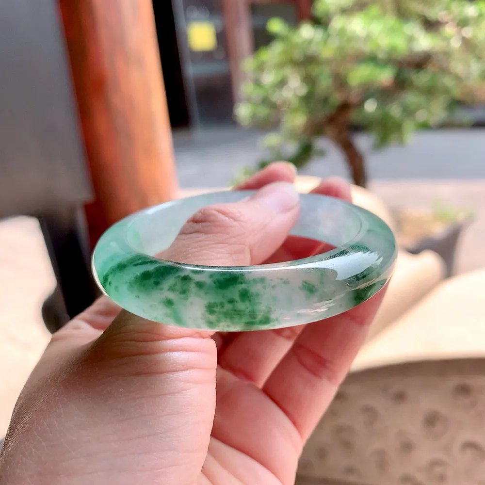 正圈玻璃种绿花 无瑕 尺寸:51.2/12.2/8.9 种水好 起刚光