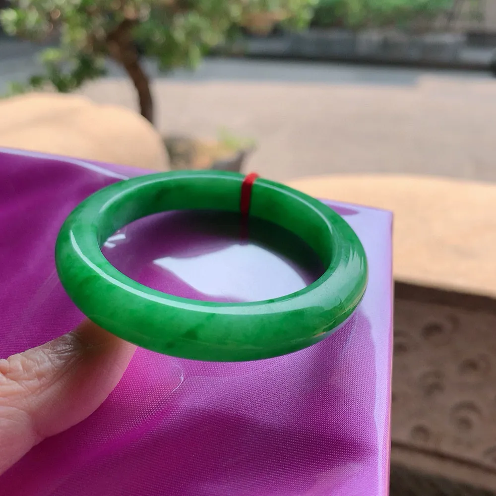 正圈满色阳绿 一丝棉根 尺寸:52.1/9.6/8.7 满色 