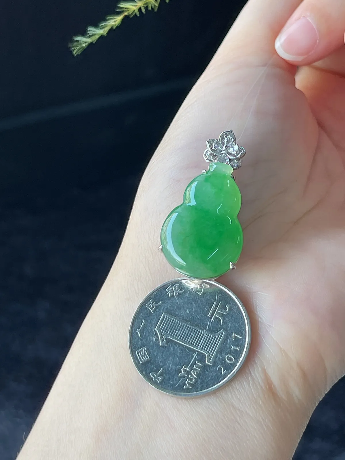 翡翠冰糯种绿色葫芦，18k金伴钻石