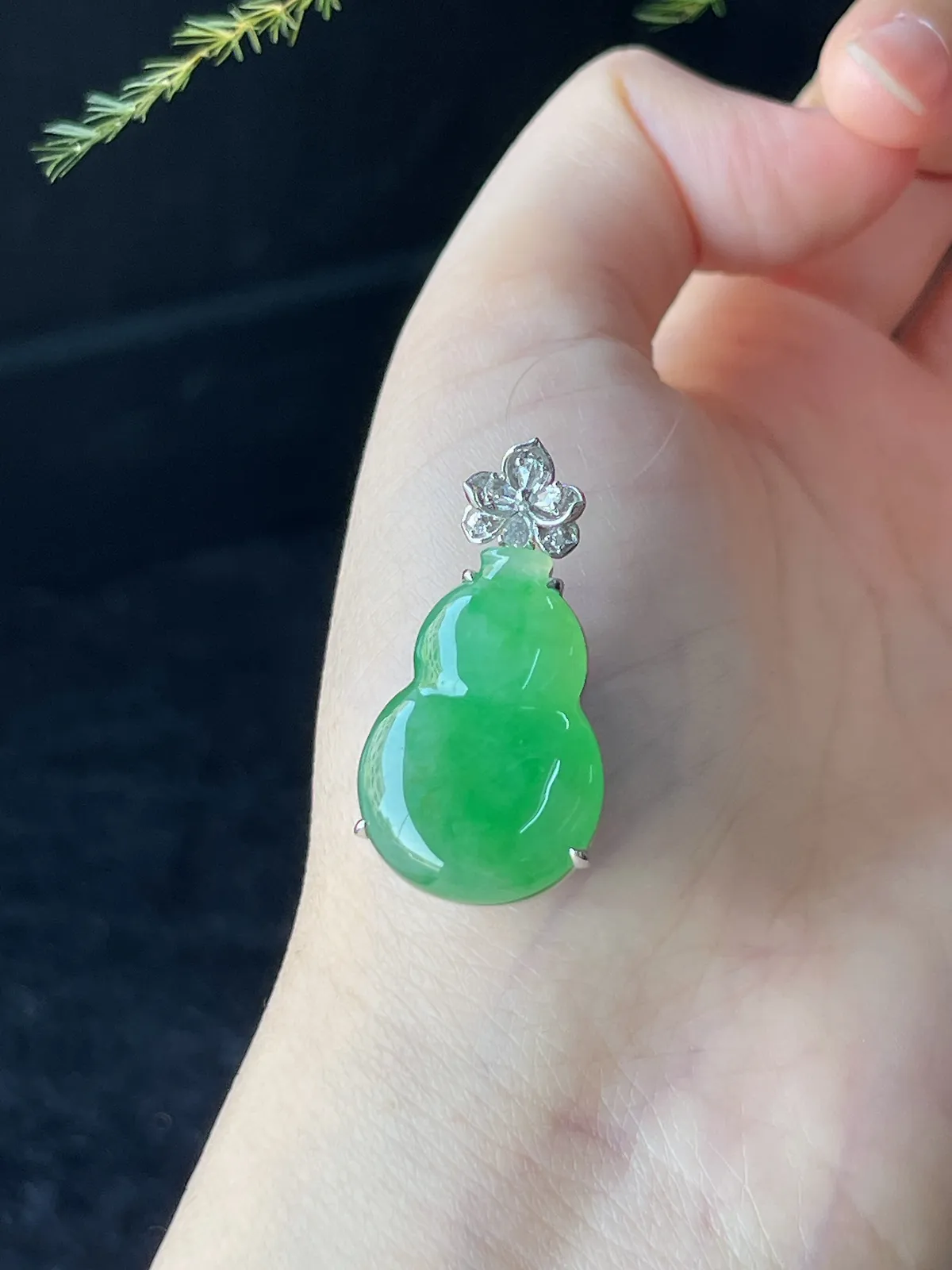 翡翠冰糯种绿色葫芦，18k金伴钻石