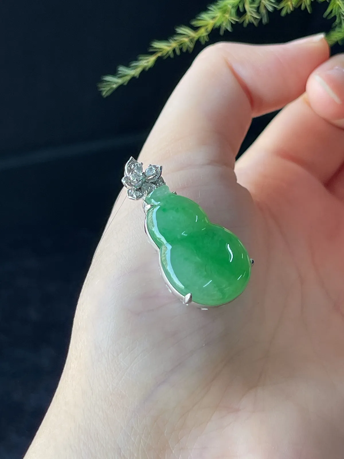 翡翠冰糯种绿色葫芦，18k金伴钻石