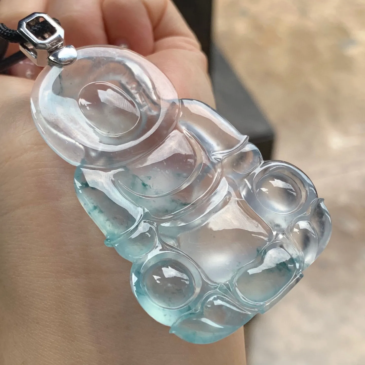 玻璃种飘花观音
实物超美～料子老起刚！