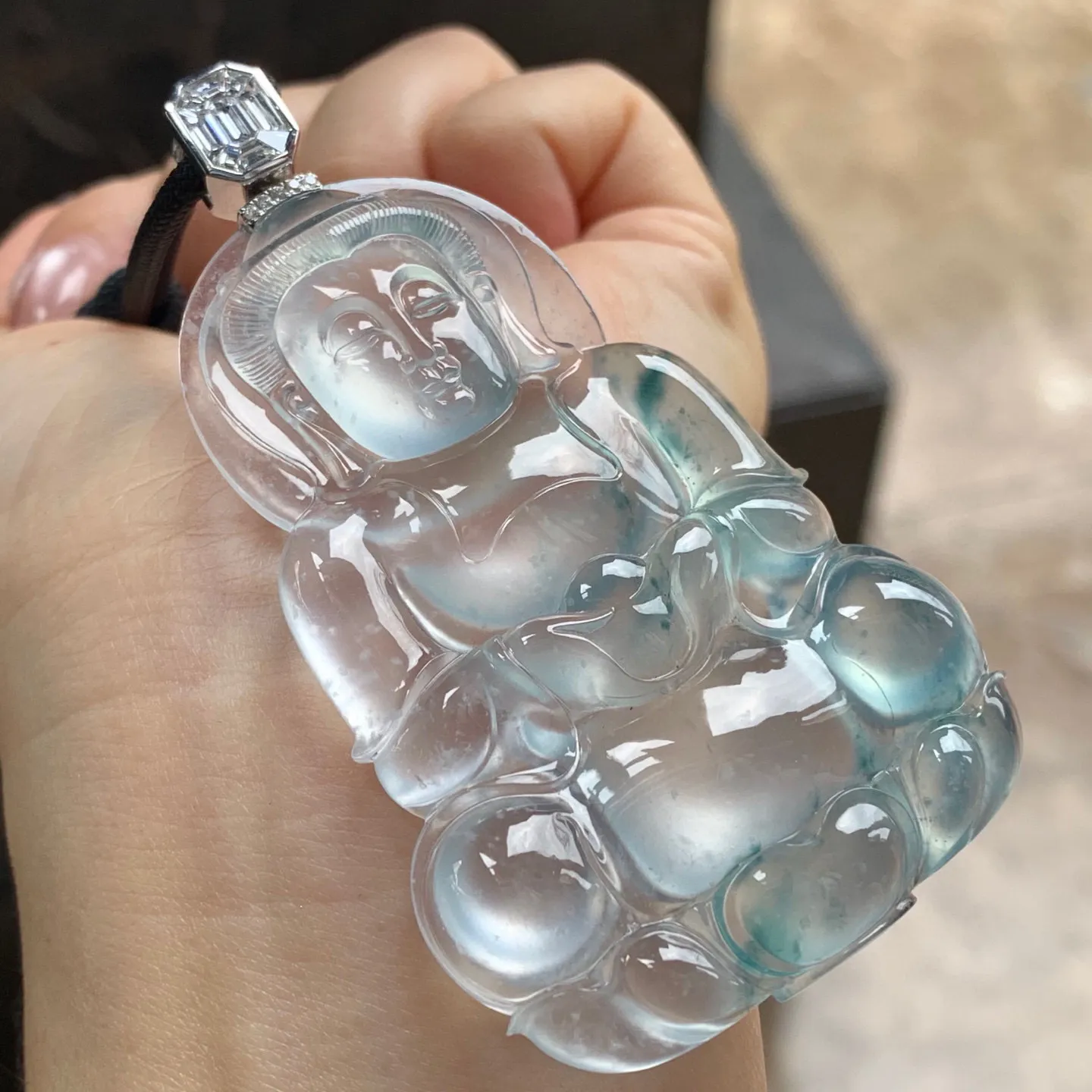 玻璃种飘花观音
实物超美～料子老起刚！