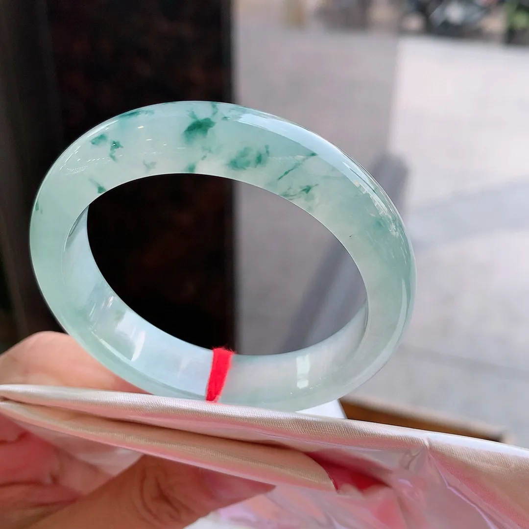 正圈高冰飘花 无瑕 尺寸:50.8/12.3/7.4 花美 种水好