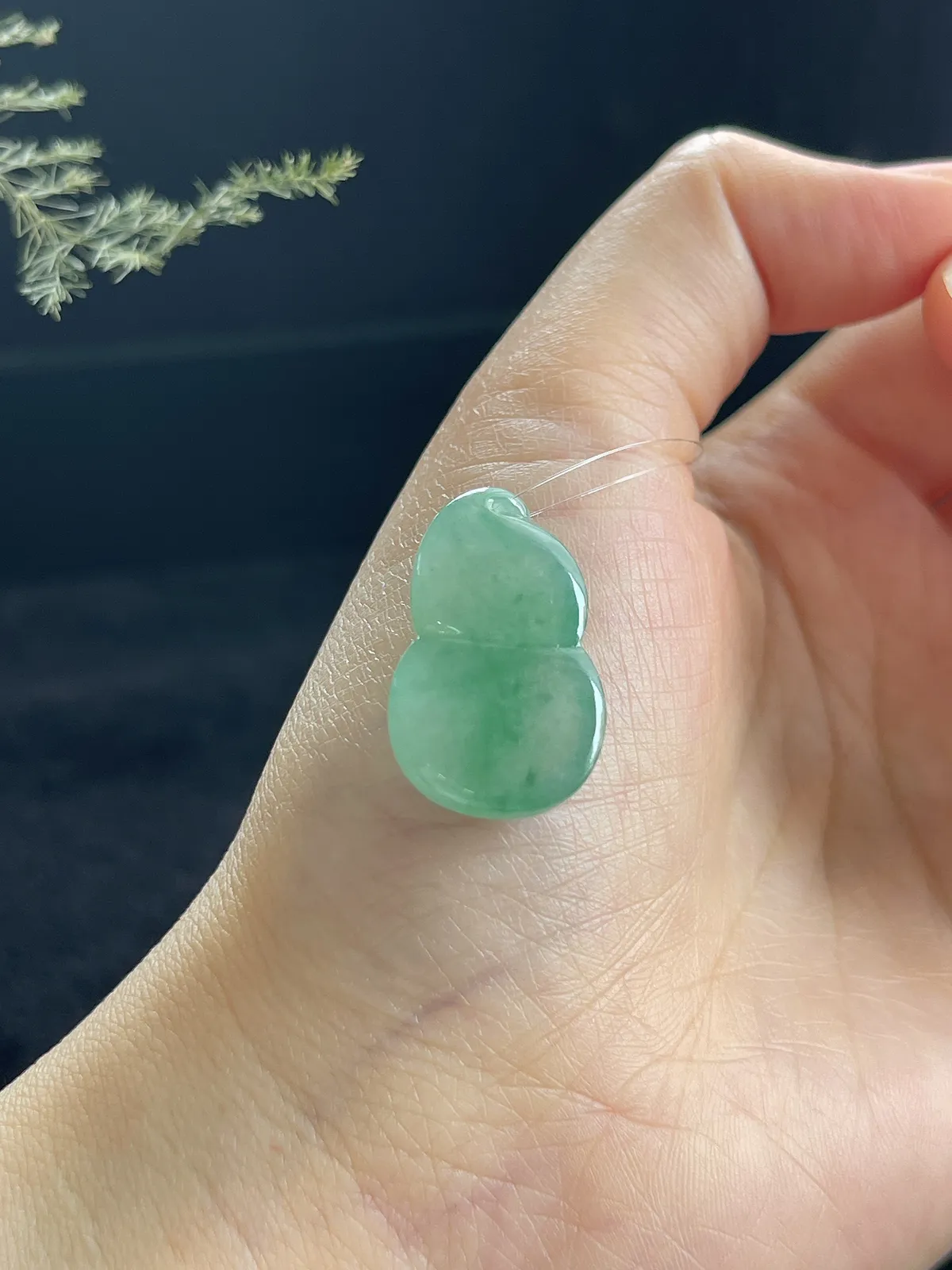 翡翠冰糯种淡绿色葫芦