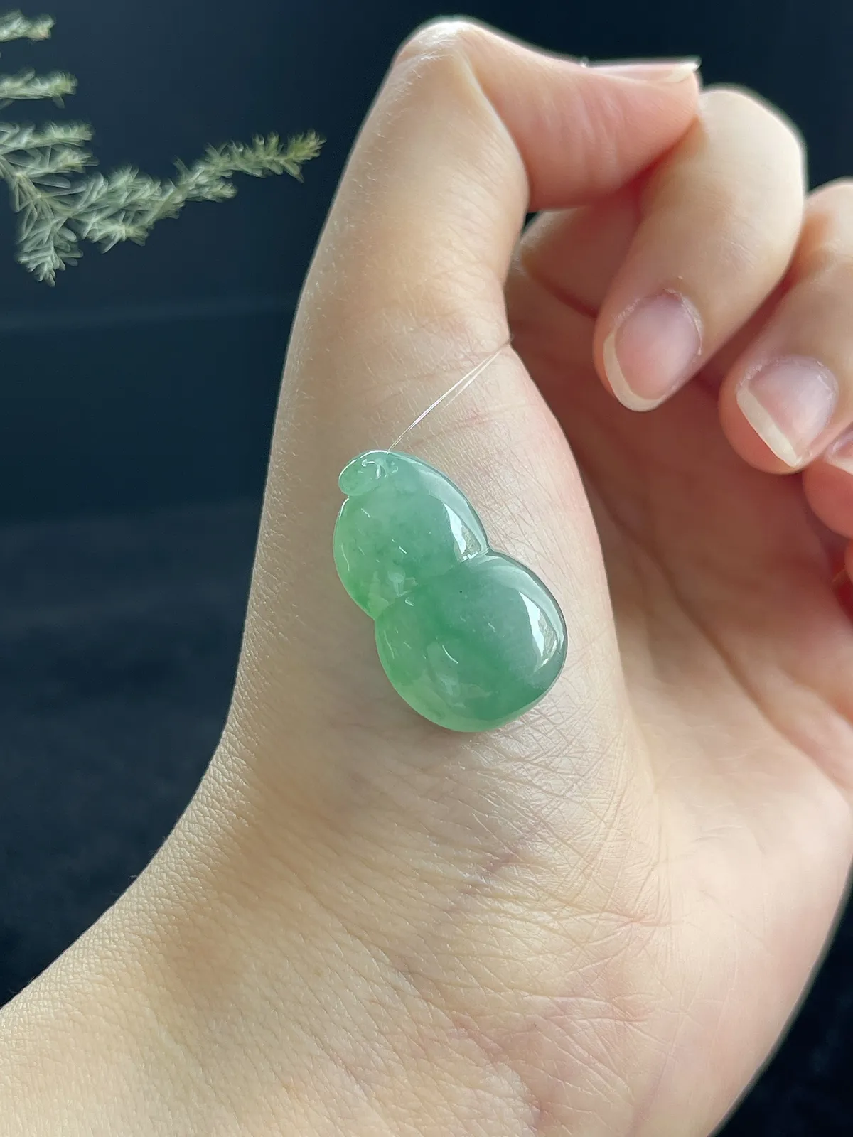 翡翠冰糯种淡绿色葫芦