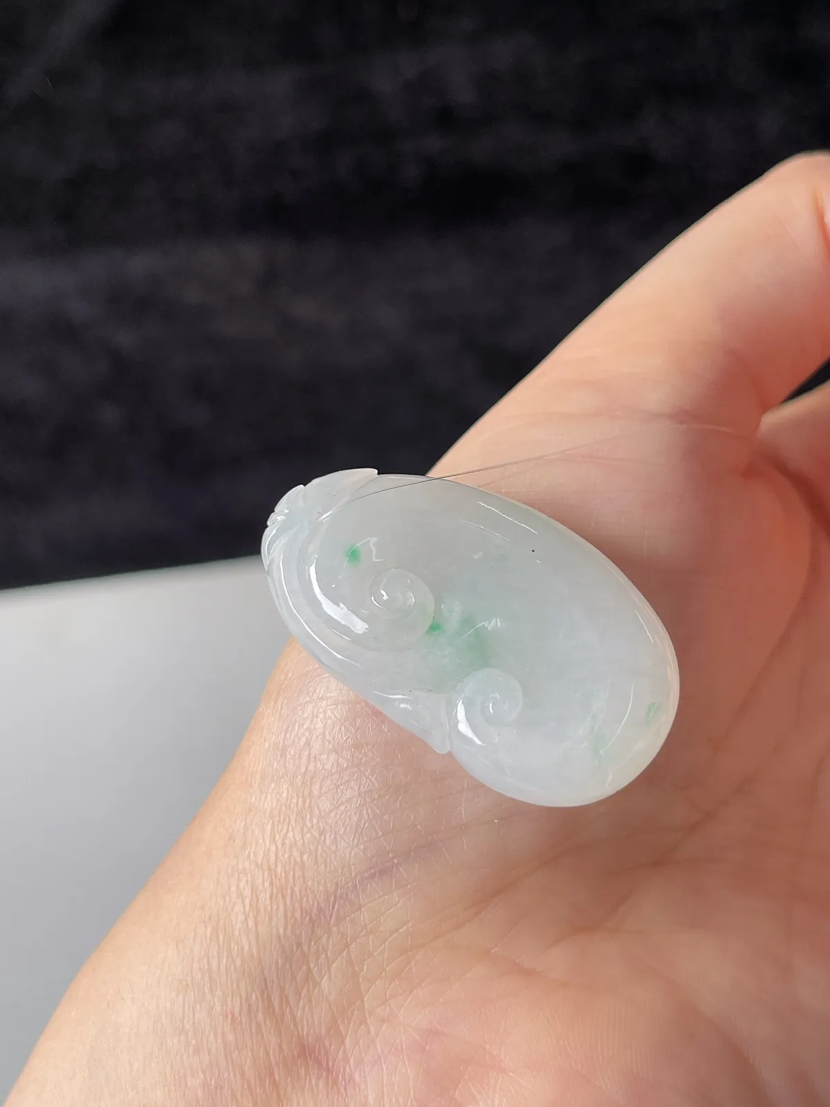 翡翠冰糯种飘绿如意