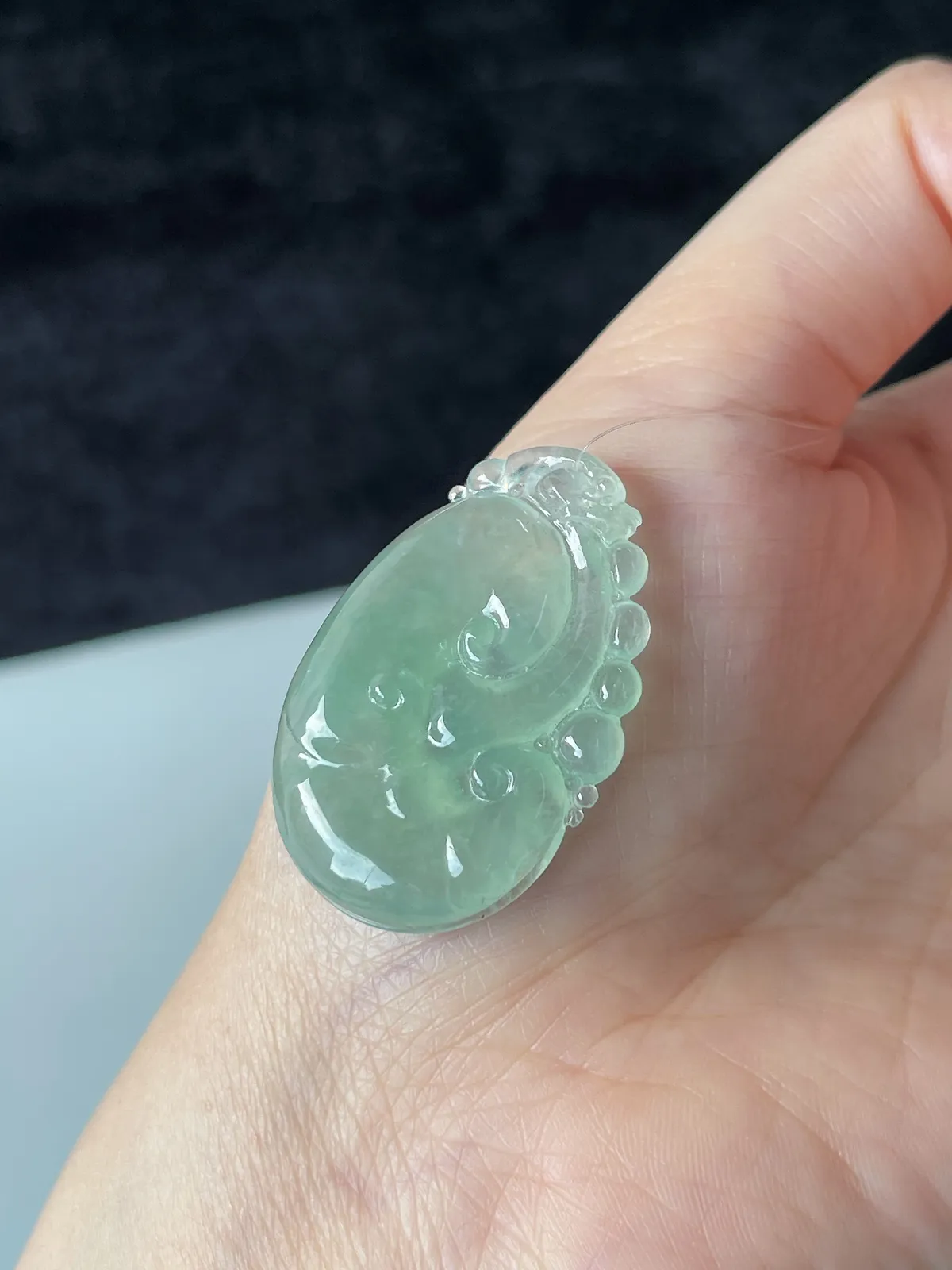 翡翠冰糯种淡绿色如意
