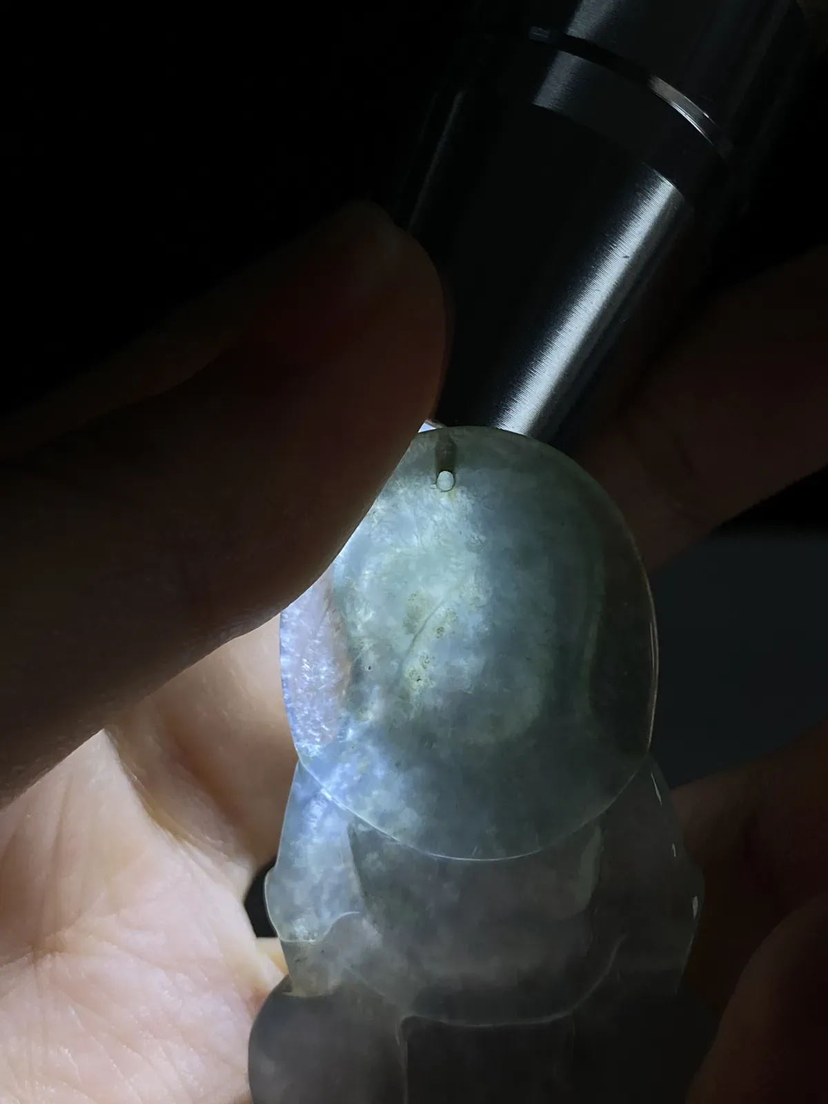 翡翠冰糯种淡绿色吊坠