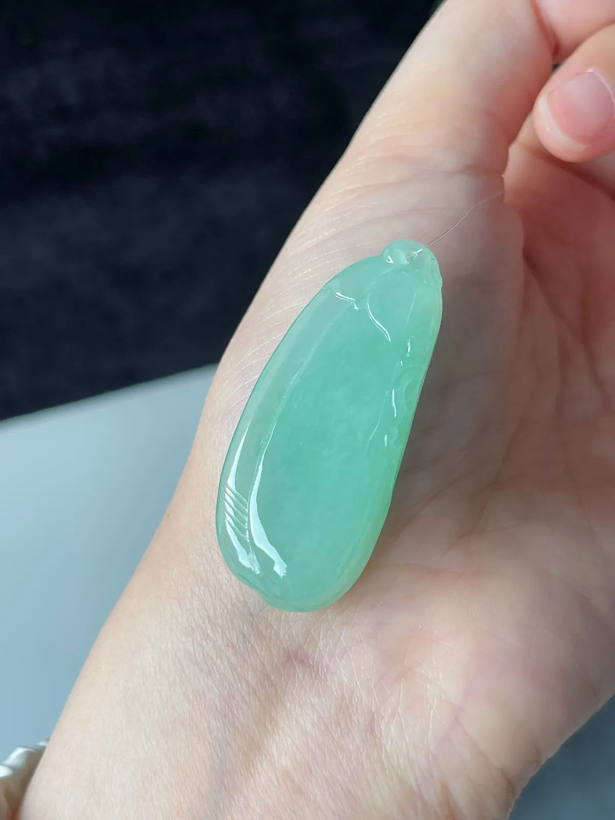 翡翠冰糯种淡绿色福瓜