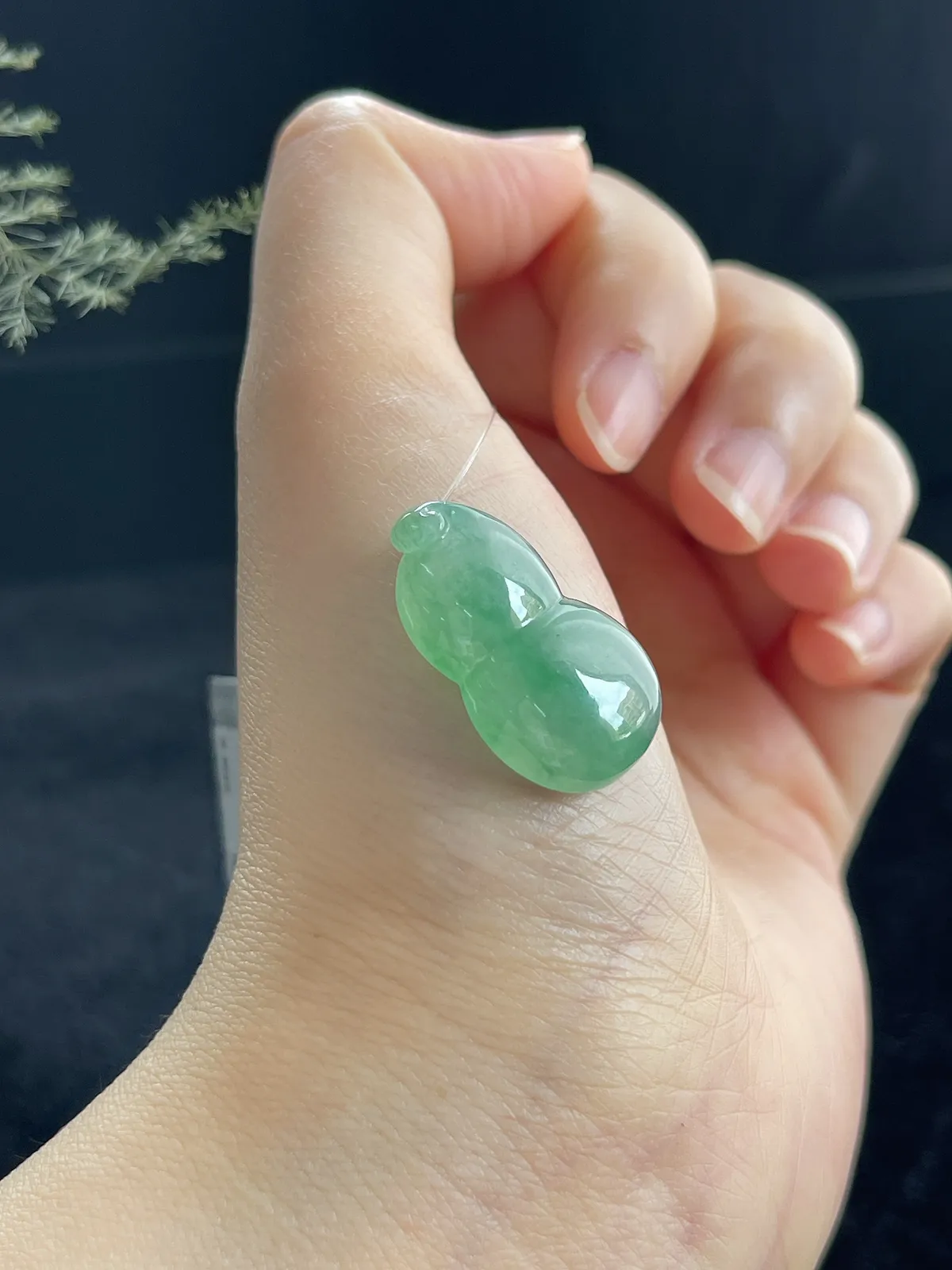 翡翠冰糯种淡绿色葫芦