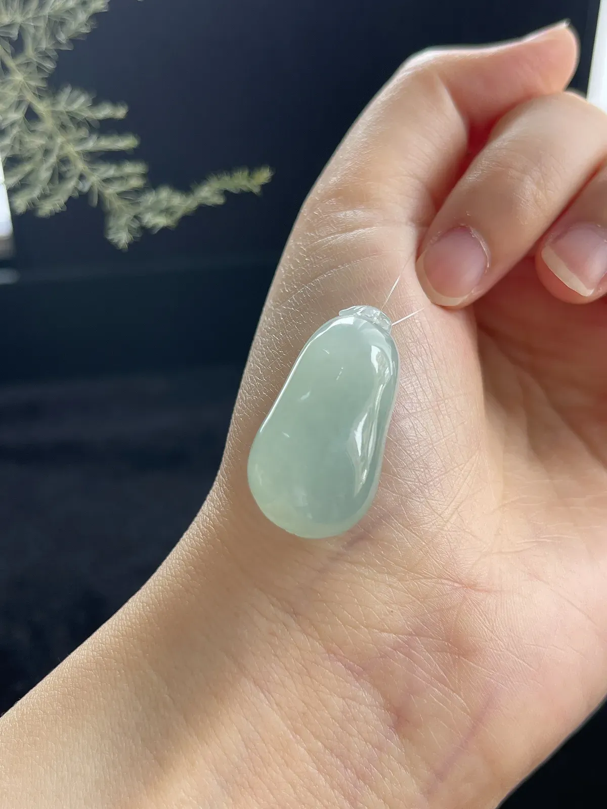 翡翠冰糯种淡绿色福瓜