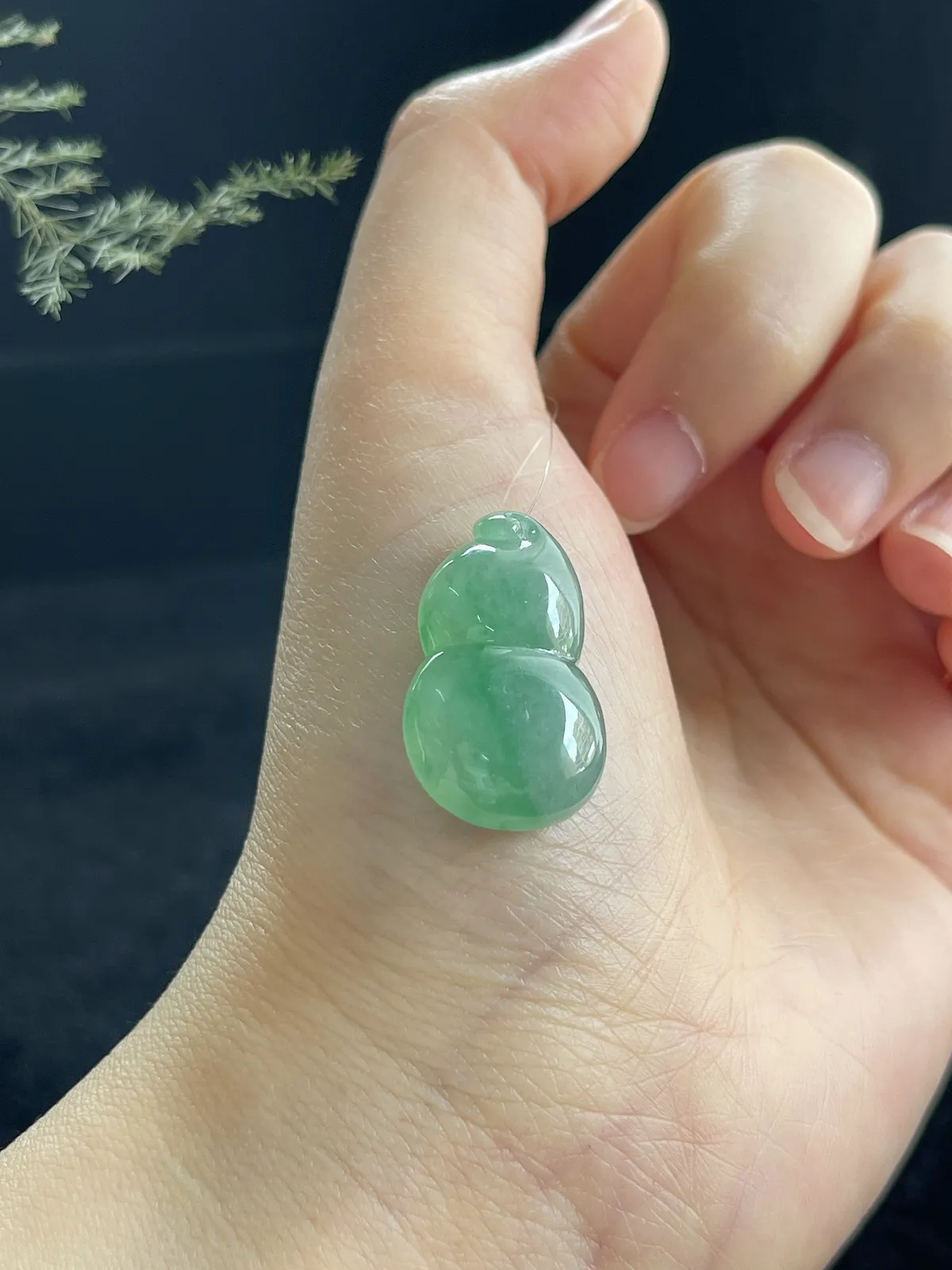 翡翠冰糯种淡绿色葫芦