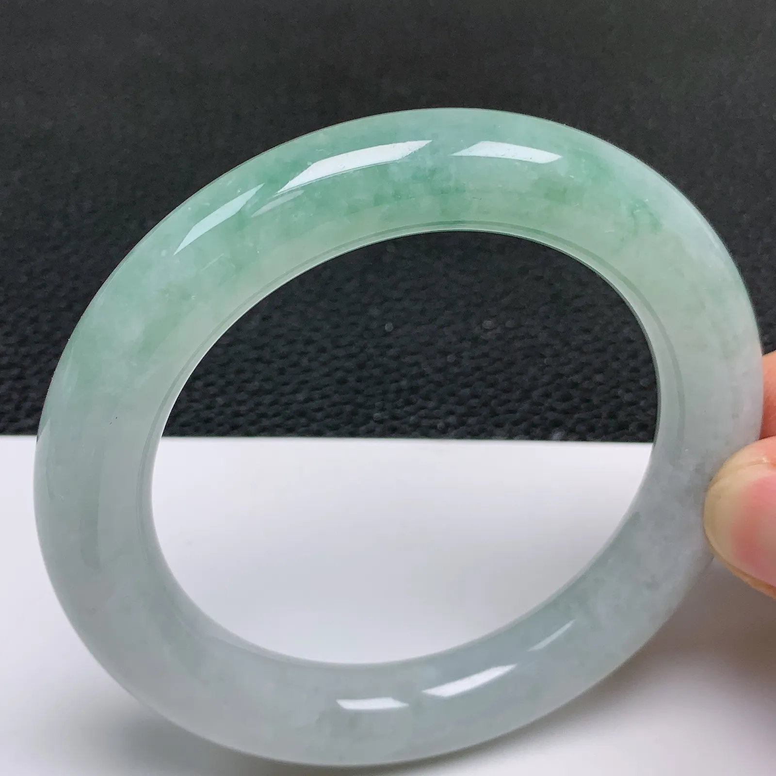 圈口57～58 天然翡翠A货老坑冰润飘花胖圆条手镯 尺寸57.2*11.6*11.8mm