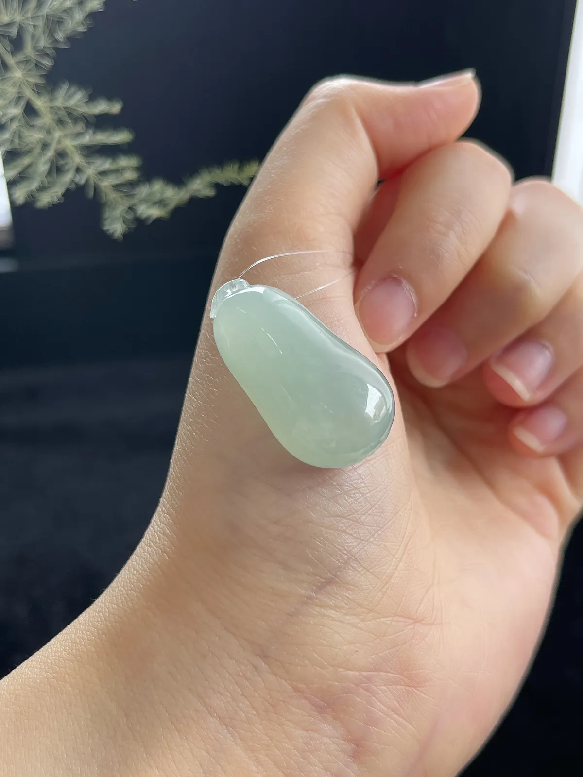 翡翠冰糯种淡绿色福瓜