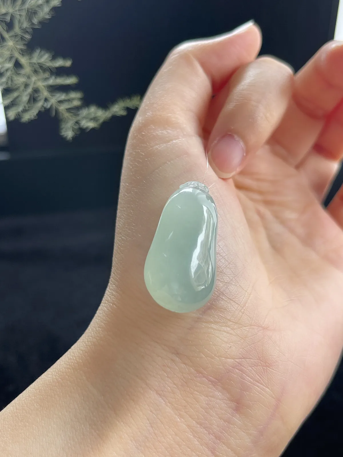 翡翠冰糯种淡绿色福瓜