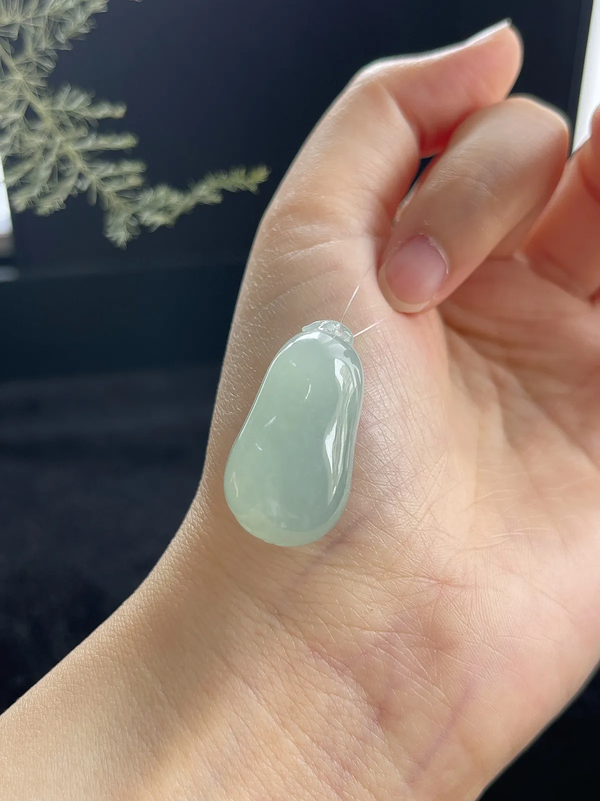 翡翠冰糯种淡绿色福瓜