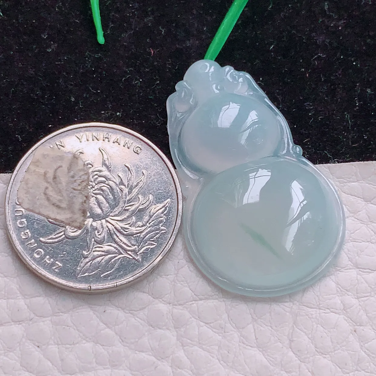 实拍f9缅甸翡翠A货胶感饱满飘花玉葫芦 葫芦玉吊坠 玉挂件36.8*23*6.5mm