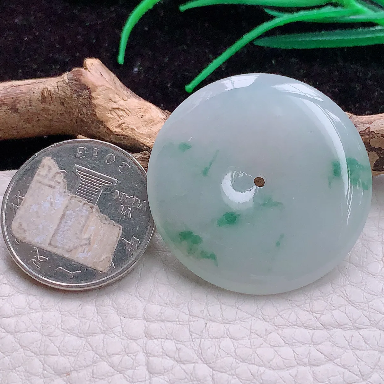 实拍f9缅甸翡翠A货胶感飘逸大平安扣 玉扣玉吊坠 玉挂件35*5.3mm