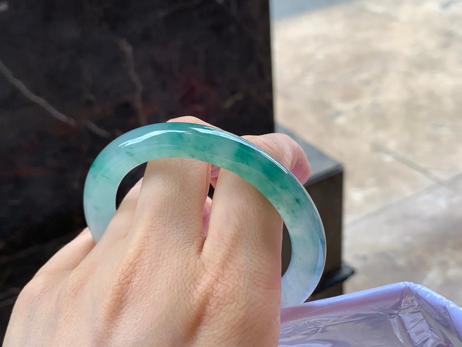 飘花细圆条手镯，种好水足，花色漂亮，53.4/8.7/9.2mm