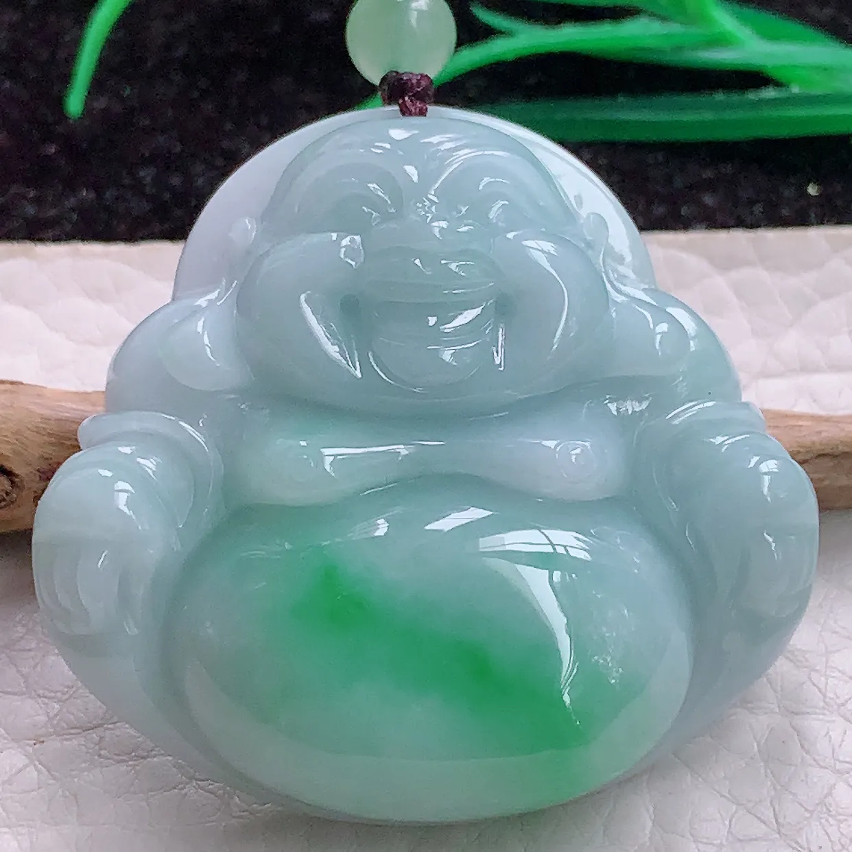 实拍zen 缅甸翡翠A货胶感飘绿饱绿佛公 开心佛玉吊坠 玉挂件42*44.6*12.8mm