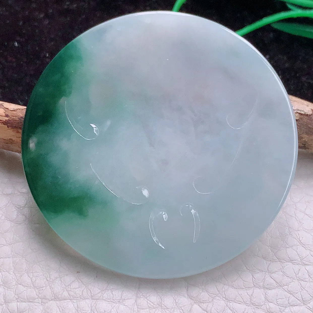 实拍sd缅甸翡翠A货冰胶飘花花开见佛 阿弥陀佛玉吊坠 玉挂件54*5.5mm