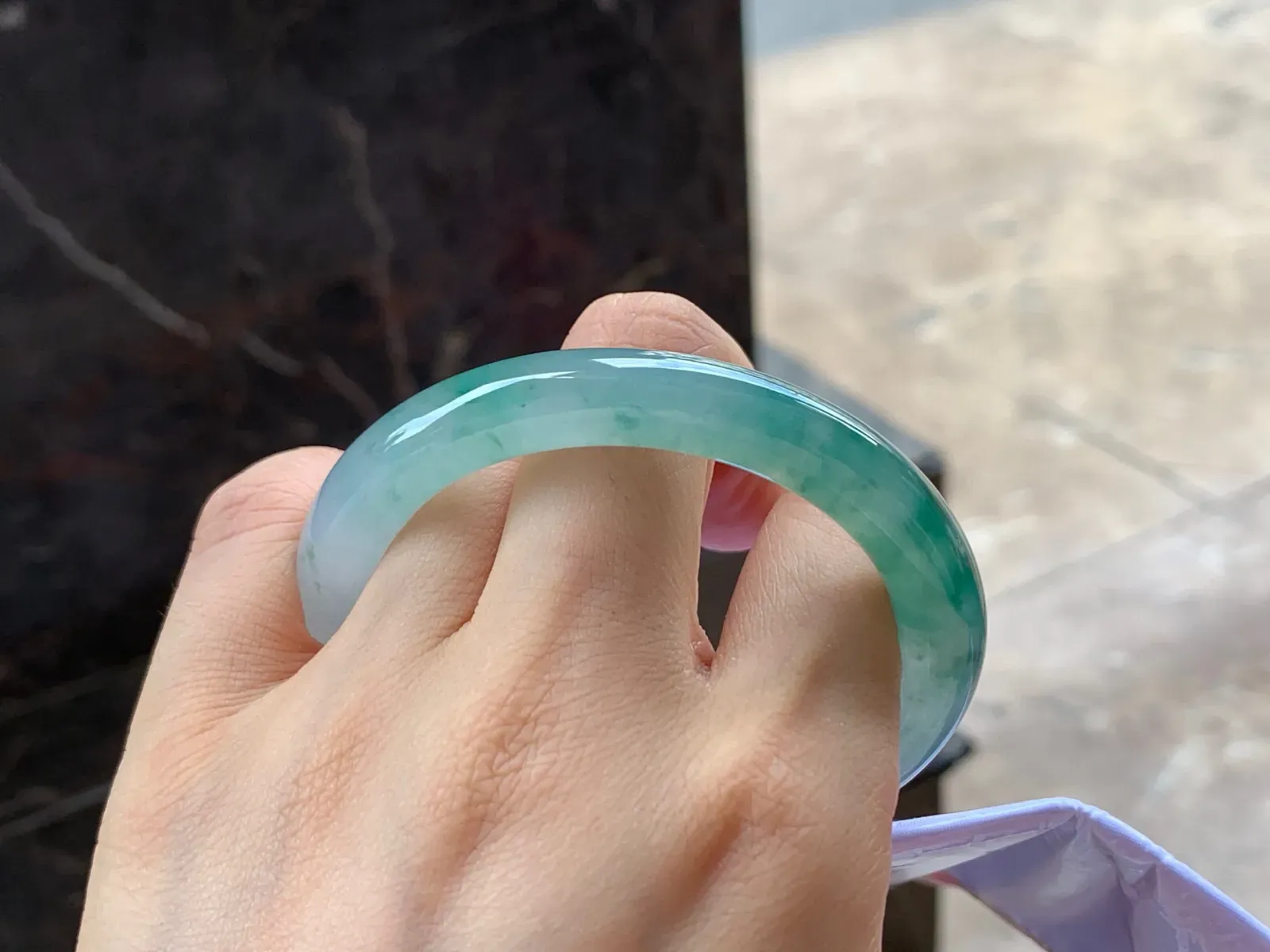 飘花细圆条手镯，种好水足，花色漂亮，53.4/8.7/9.2mm