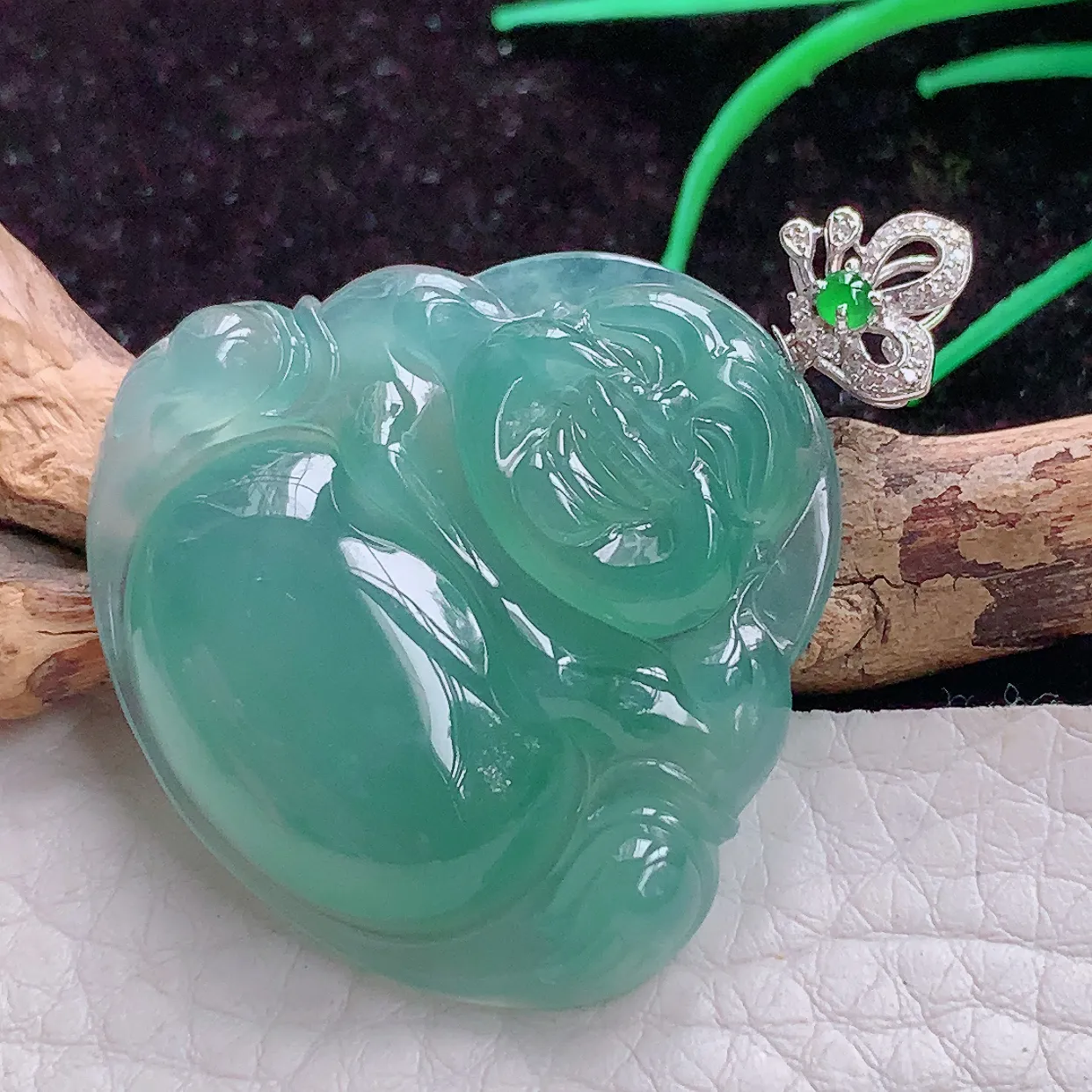 实拍bzb 18k金镶嵌缅甸翡翠A货冰蓝饱满开心佛 玉佛玉吊坠 玉挂件41*34.3*6.8mm