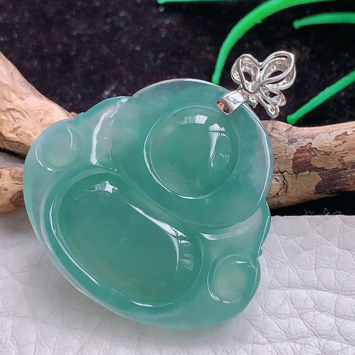 实拍bzb 18k金镶嵌缅甸翡翠A货冰蓝饱满开心佛 玉佛玉吊坠 玉挂件41*34.3*6.8mm