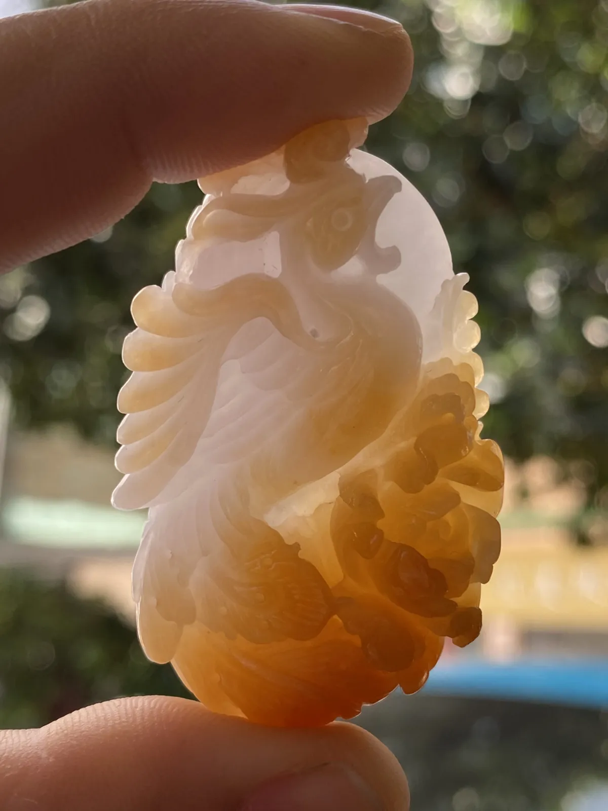 推荐【黄翡凤凰‍】百鸟朝凤，凤凰于飞，鸡油黄带淡淡的紫，水润，种老，品相佳，望女成凤，给孩子的成人礼是很不错的选择与期望，超值～～