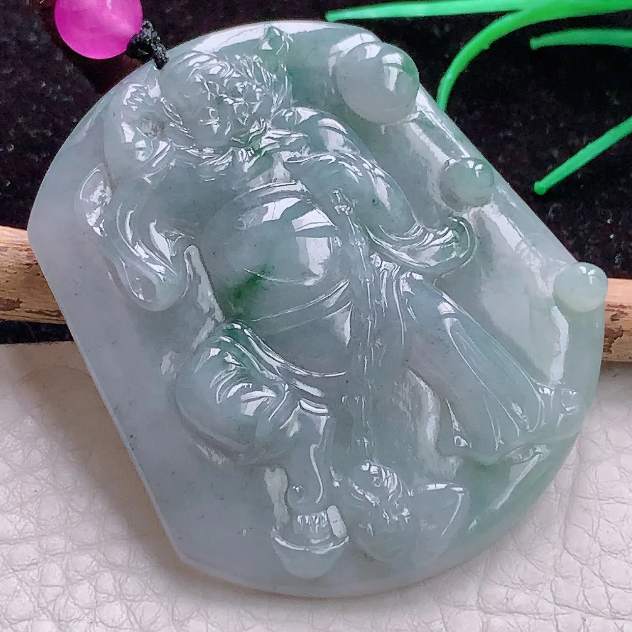 实拍t缅甸翡翠A货冰胶飘花生肖守护神不动冥王玉吊坠 玉挂件57*48.8*6.3mm