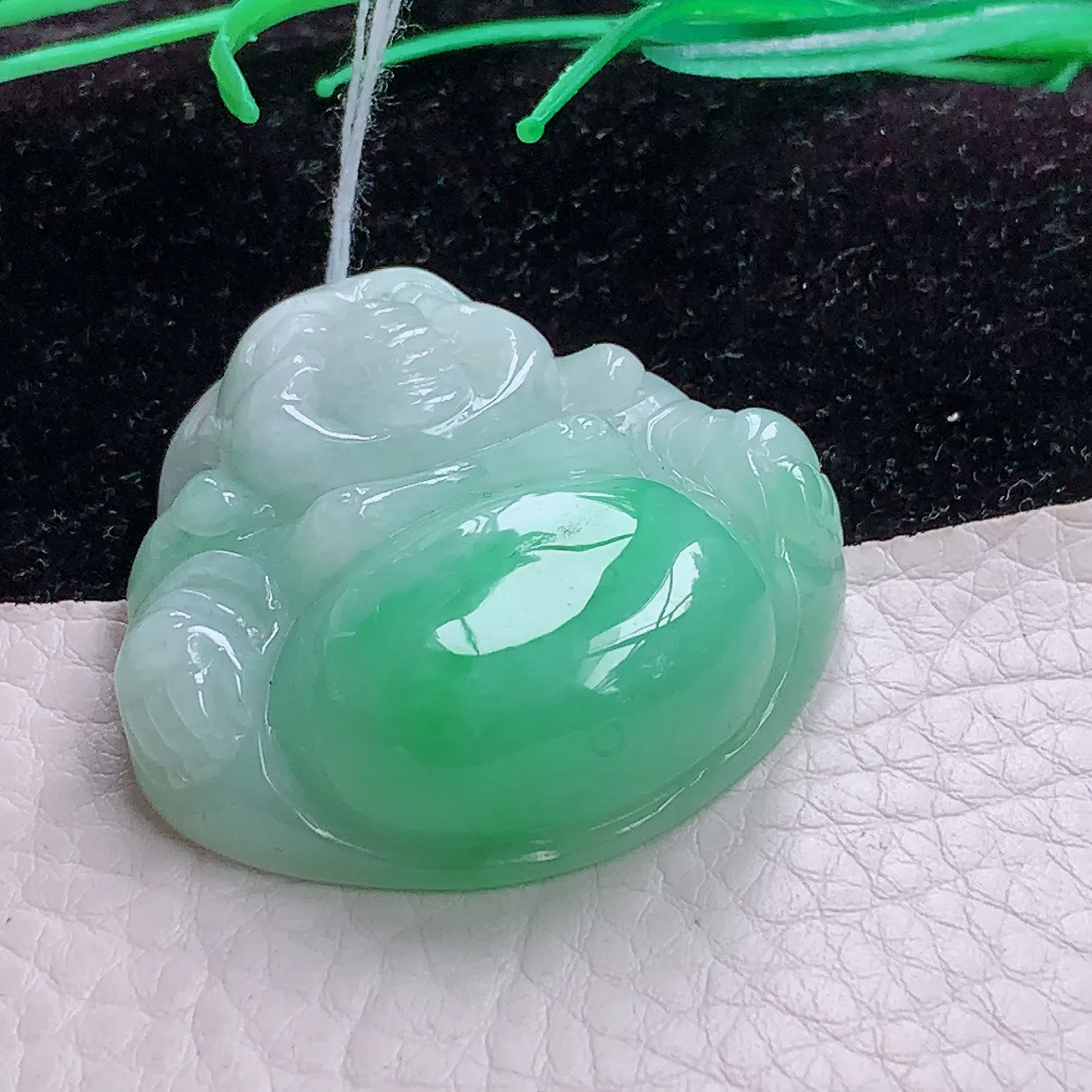 实拍zen 缅甸翡翠A货胶感飘绿半山半水佛公 开心佛玉吊坠 玉挂件39*40*13.3mm
