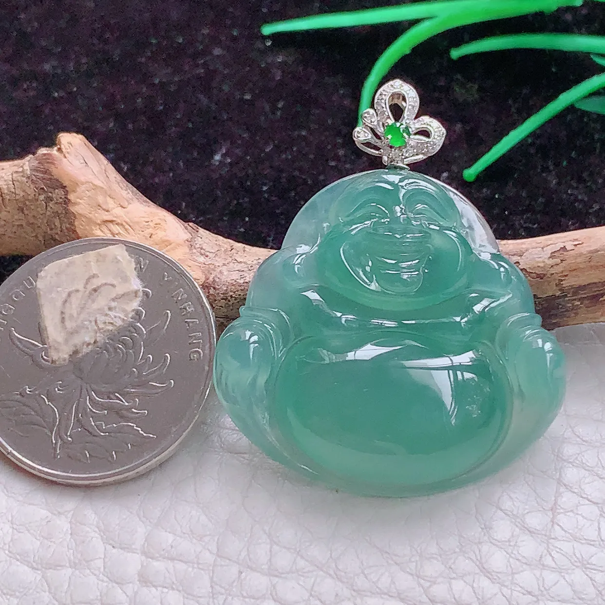 实拍bzb 18k金镶嵌缅甸翡翠A货冰蓝饱满开心佛 玉佛玉吊坠 玉挂件41*34.3*6.8mm