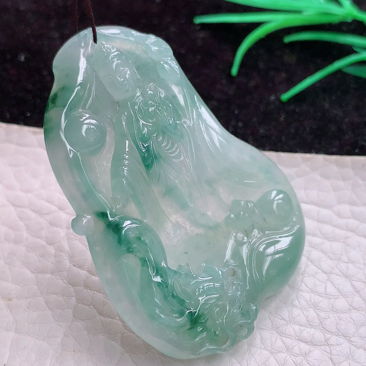 实拍x54 缅甸翡翠A货冰飘花御龙观音 玉观音玉吊坠 玉挂件56*41*6mm